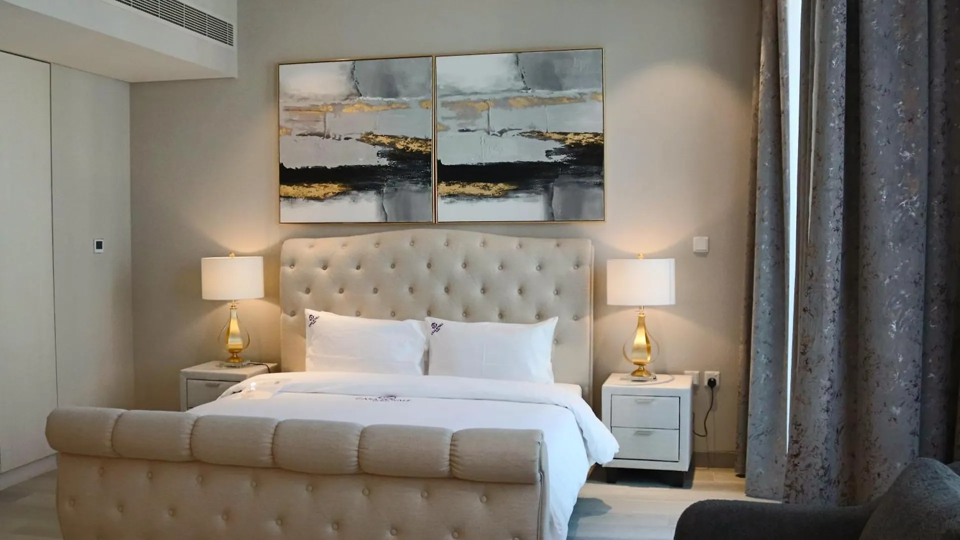 Casa Royale Vacation Home - Dubai Marina Apartment