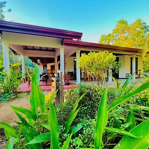 https://moonlight-home.kandyhotelsnow.com